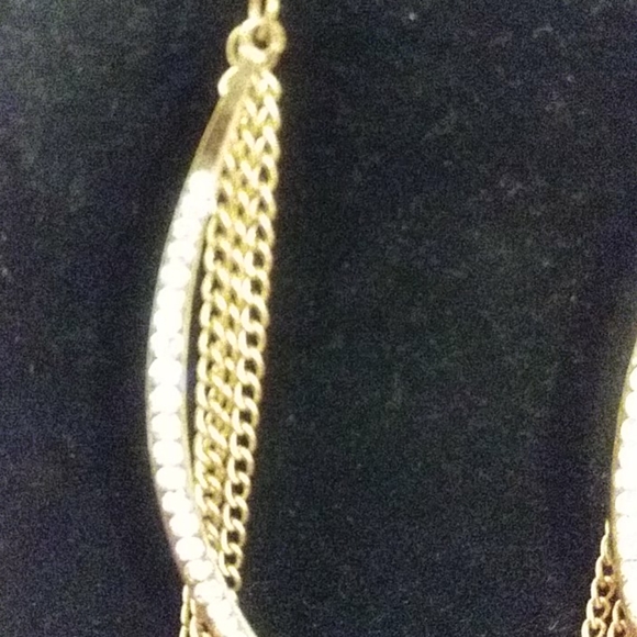 Gold chain tassel earrings. - Picture 7 of 7